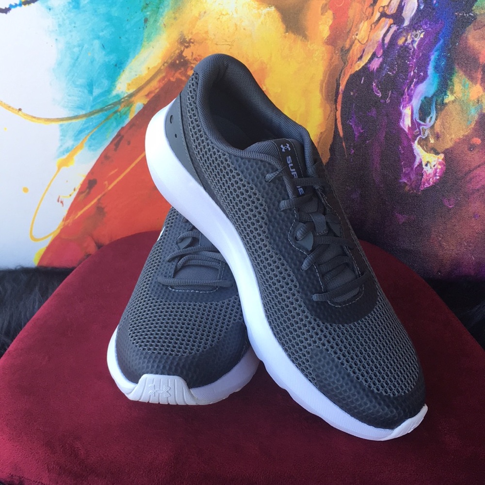 Under Armour Mens Trainer UA Surge 3